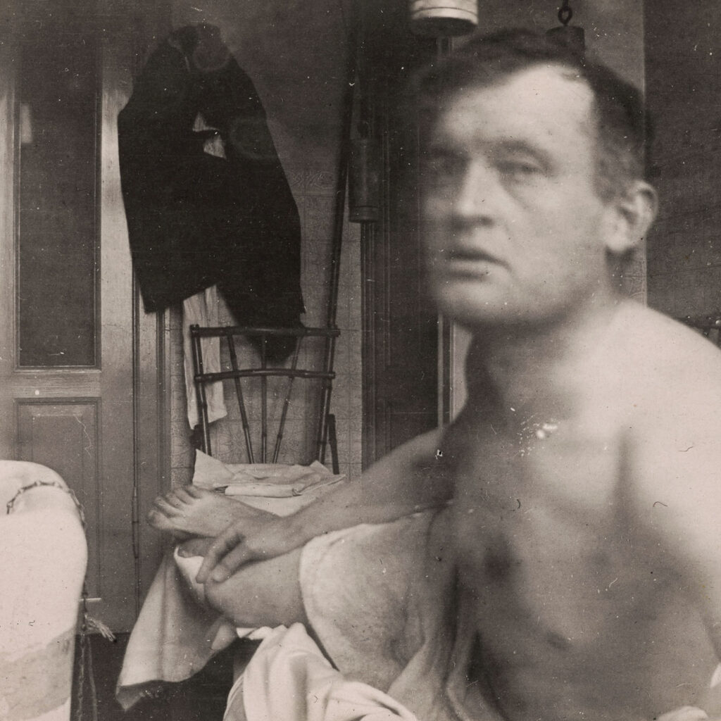 PHOTOGRAPHIC SHOTS by Edvard Munch